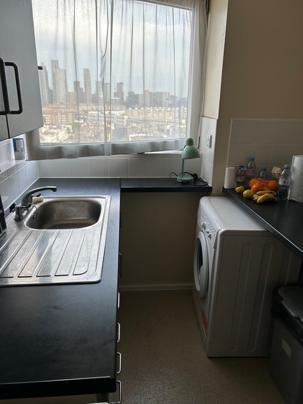 Room Alderney Street in City of Westminster