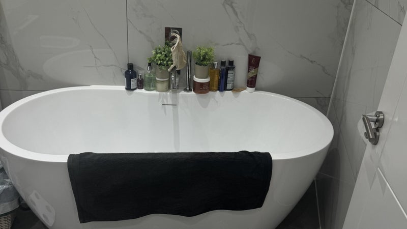 Room Hazelbourne Road in Greater London