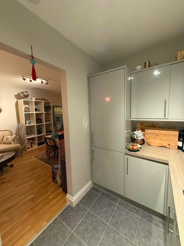 Flat Hackney Road in Greater London