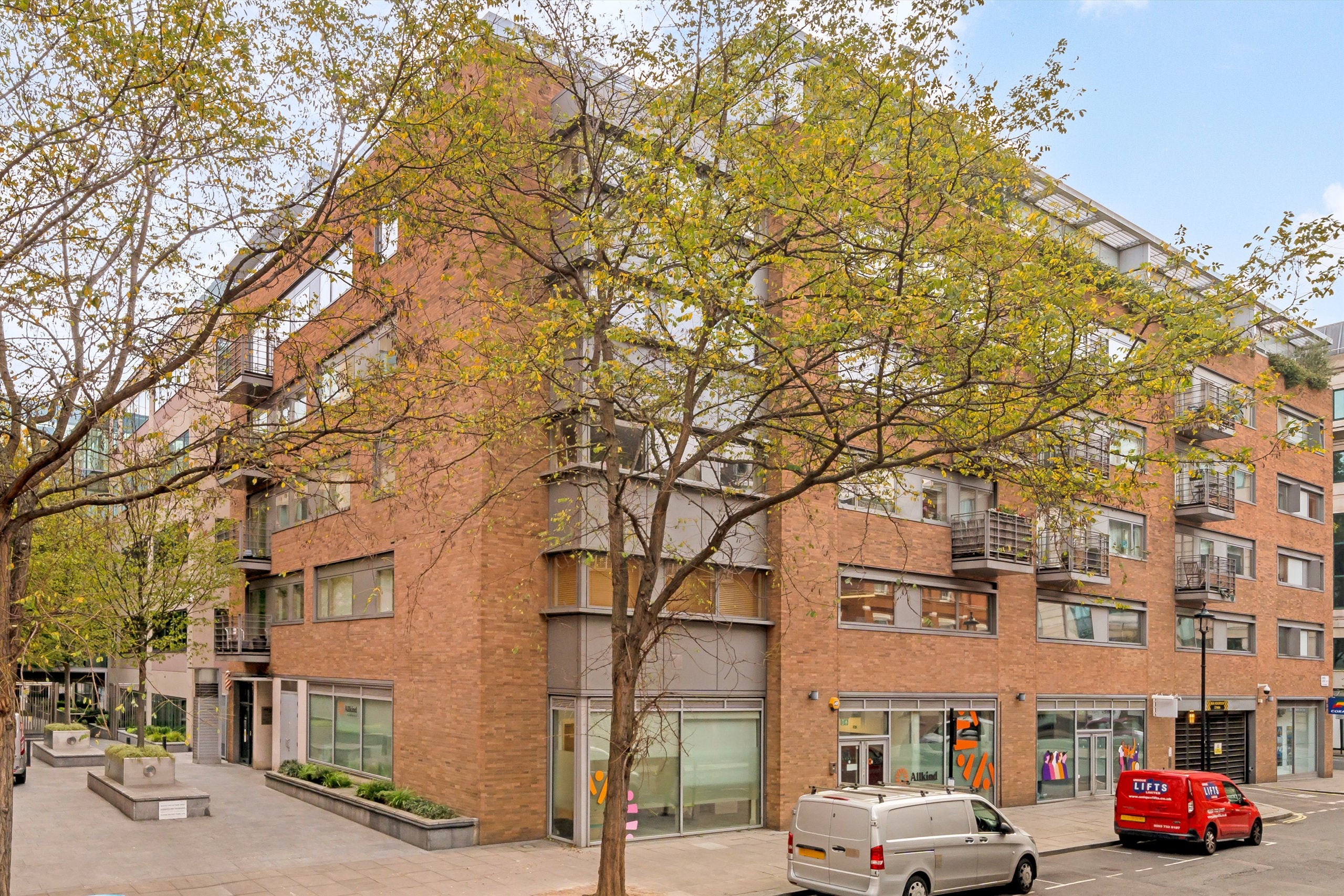 Flat Horseferry Road in City of Westminster