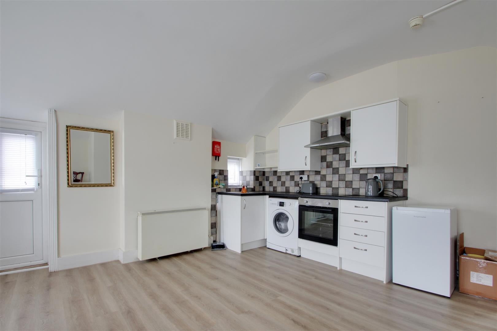 Flat Marine Parade in Worthing