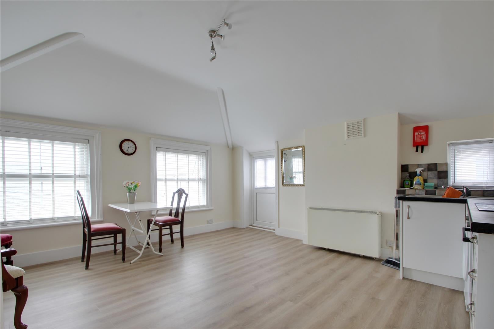 Flat Marine Parade in Worthing