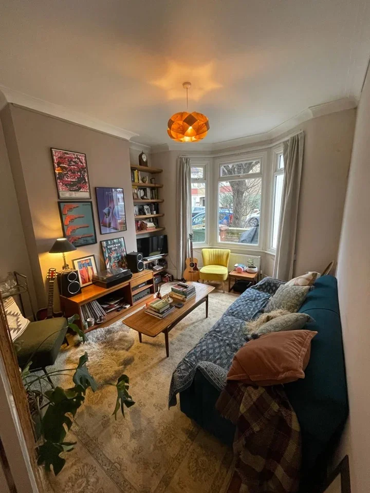 Flat Claude Road in Greater London