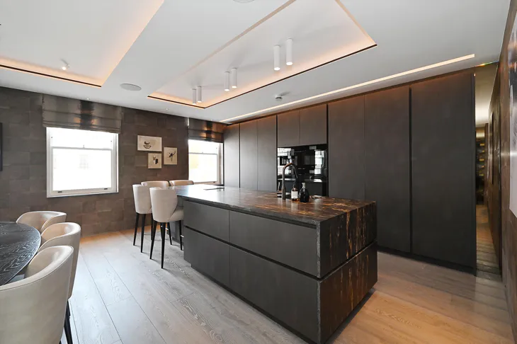 Flat Eaton Place in City of Westminster