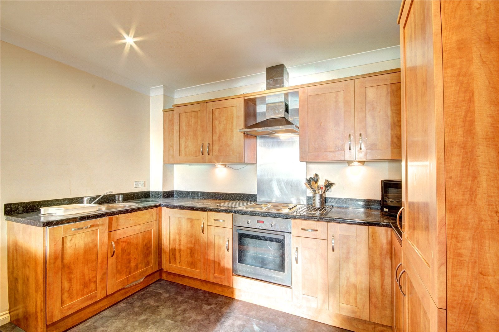 Flat Curzon Place in Gateshead