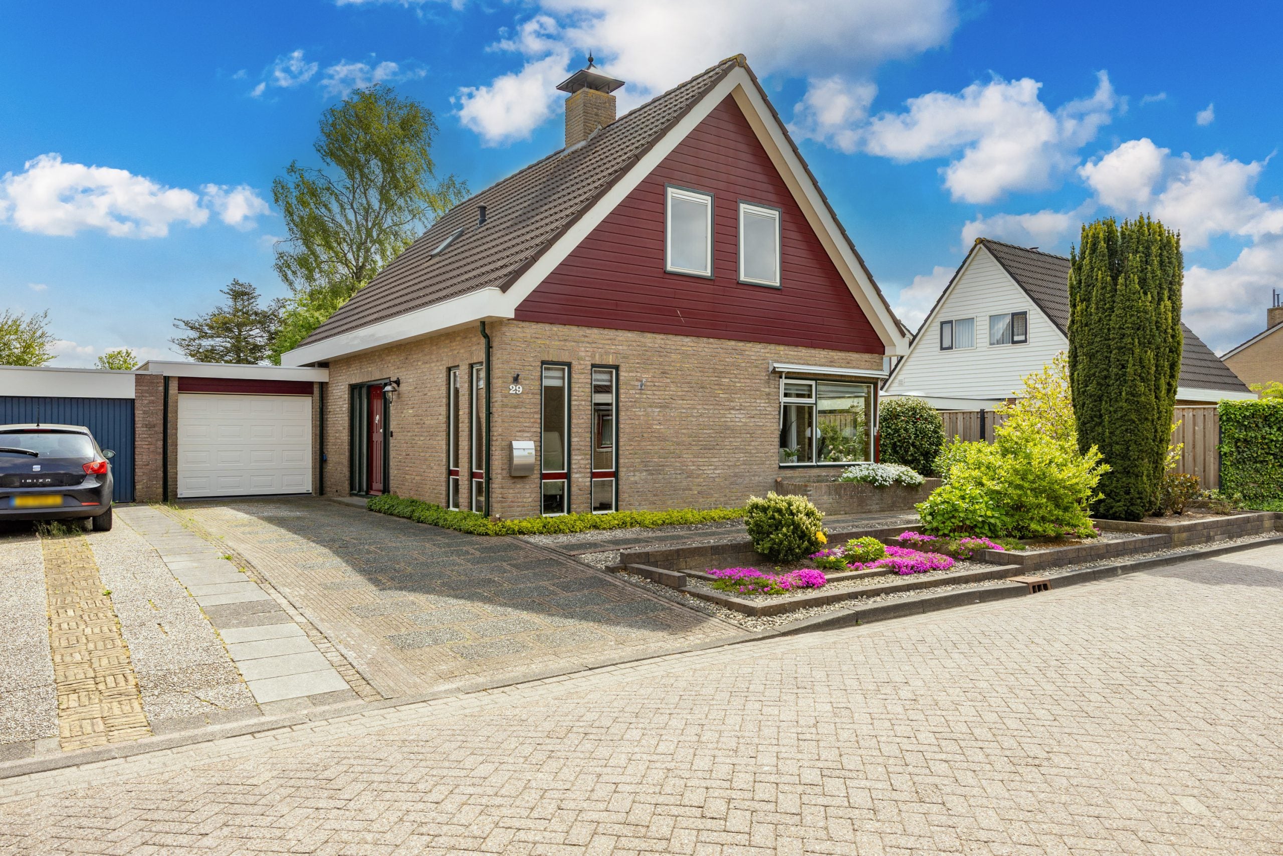 Huis Middelbuorren 29 in Opeinde
