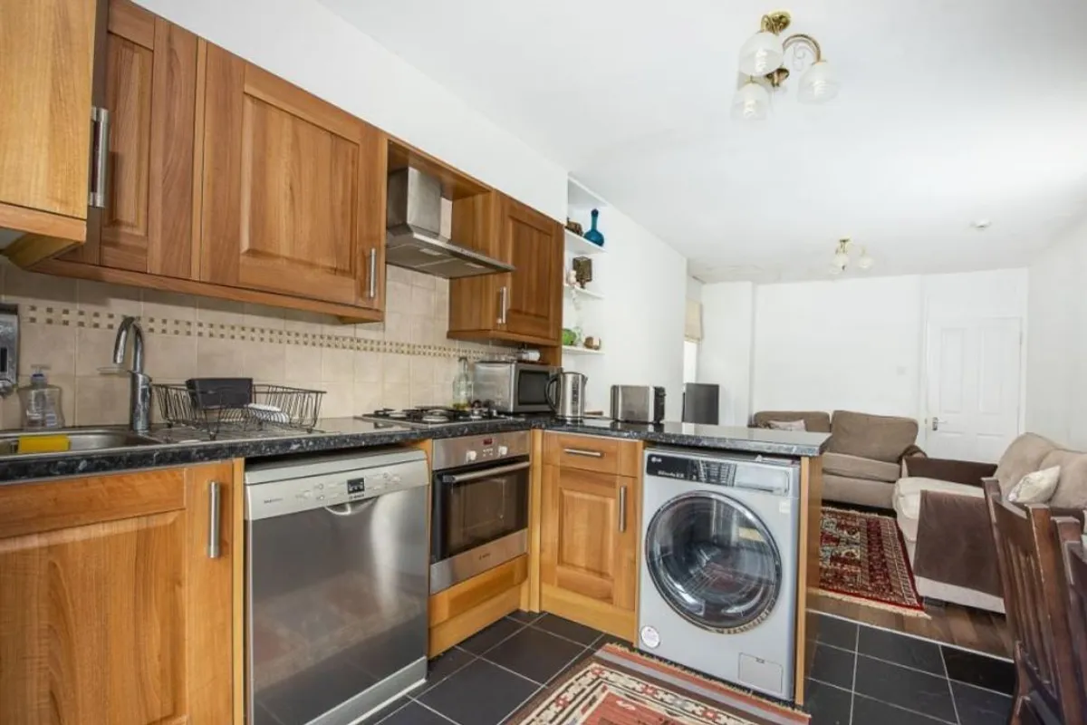 Flat Grayham Road in Greater London