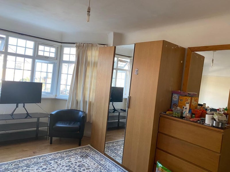 Room Windermere Avenue in Greater London