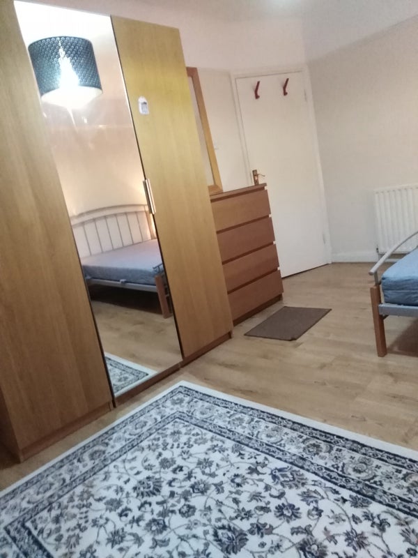 Room Windermere Avenue in Greater London