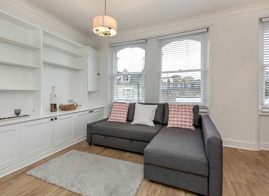 Flat Matheson Road in Greater London