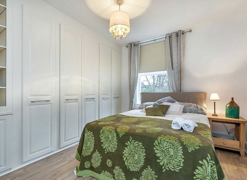 Flat Matheson Road in Greater London