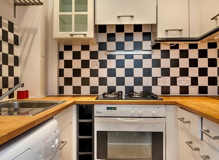 Flat Matheson Road in Greater London