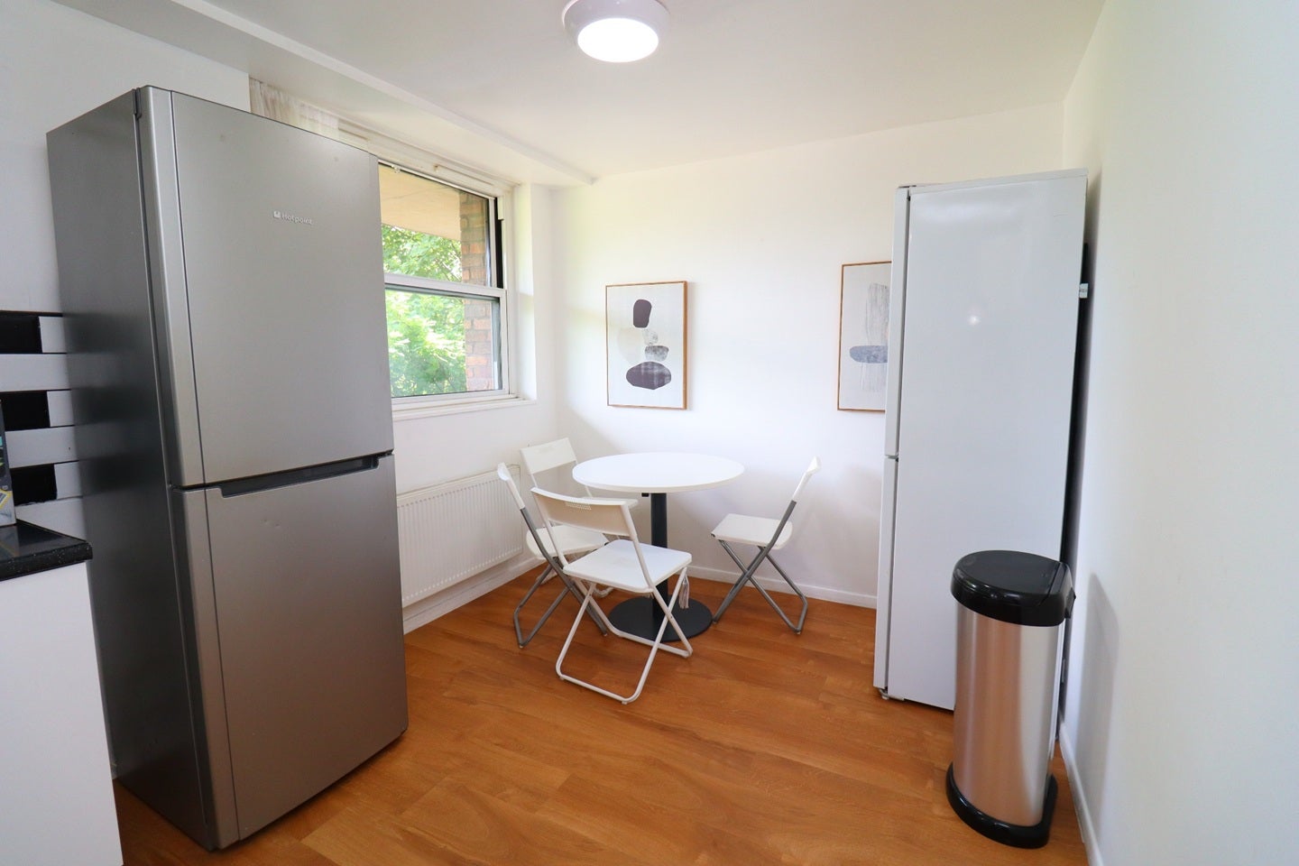 Room Shrewsbury Road in City of Westminster