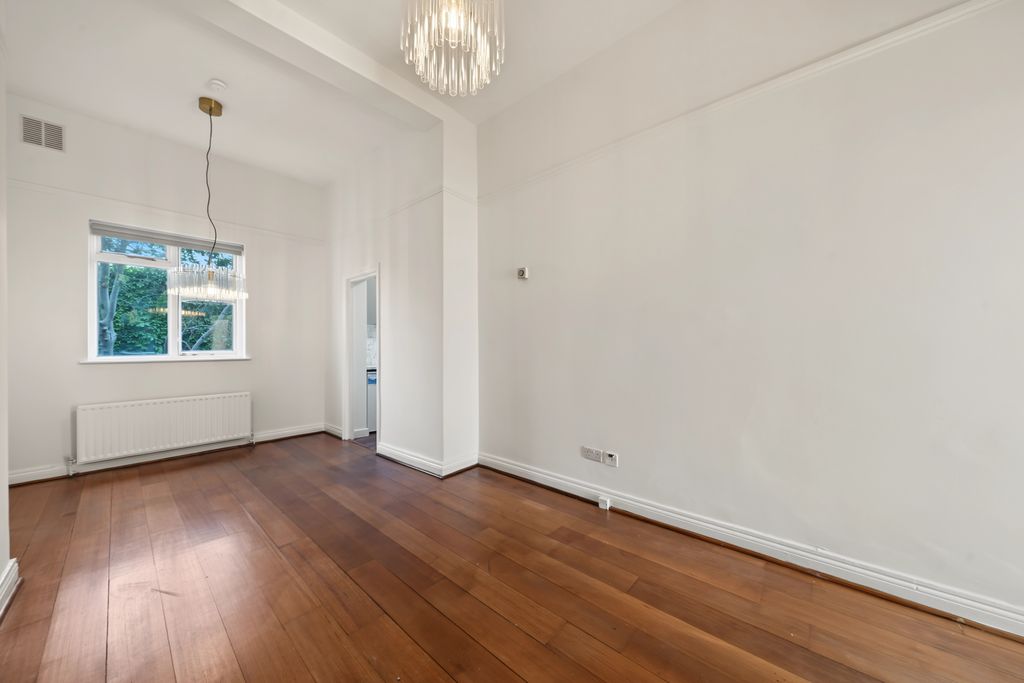 Flat Maclise Road in Greater London