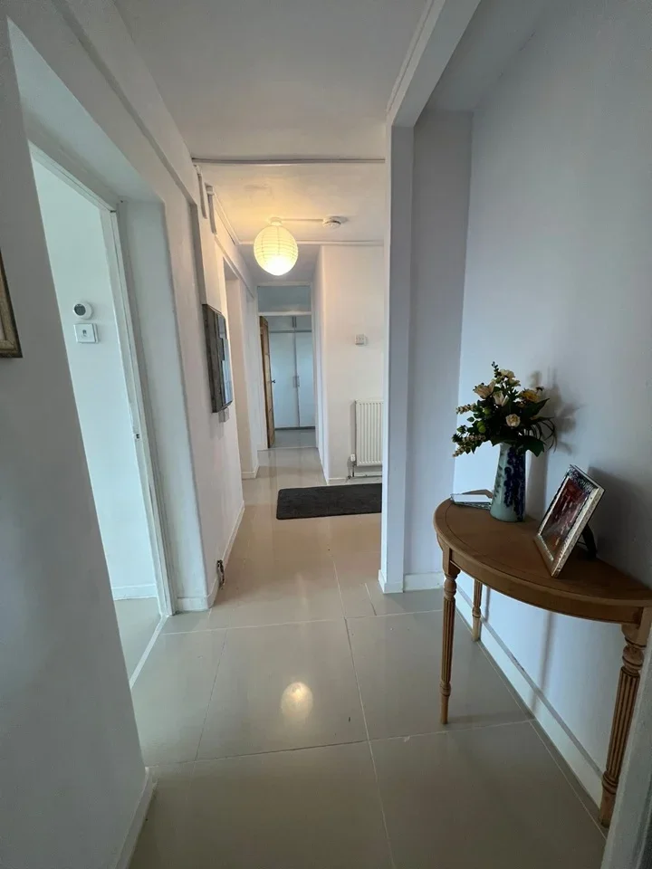 Room Fir Tree Close in Greater London