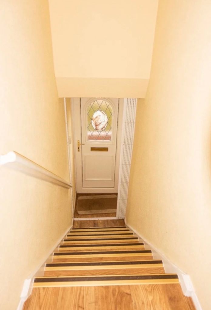 Flat Rothesay Road in Guide