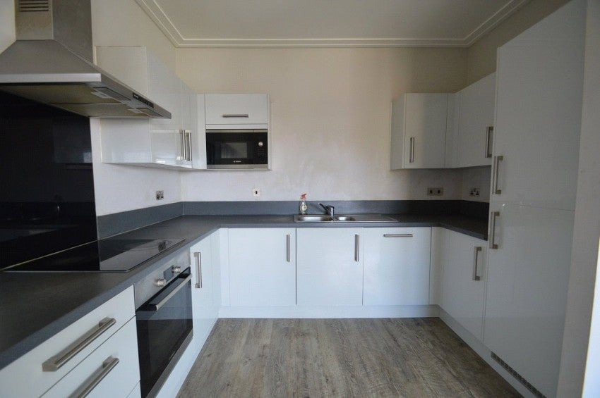 Flat Whitby Road in Slough