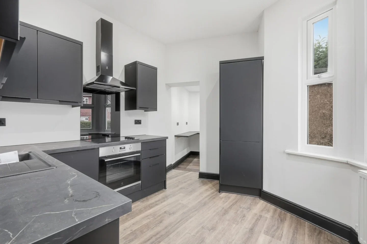 Room Earlswood Road in Reigate and Banstead