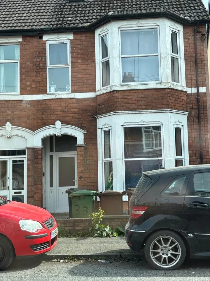Flat Paget Road in Wolverhampton