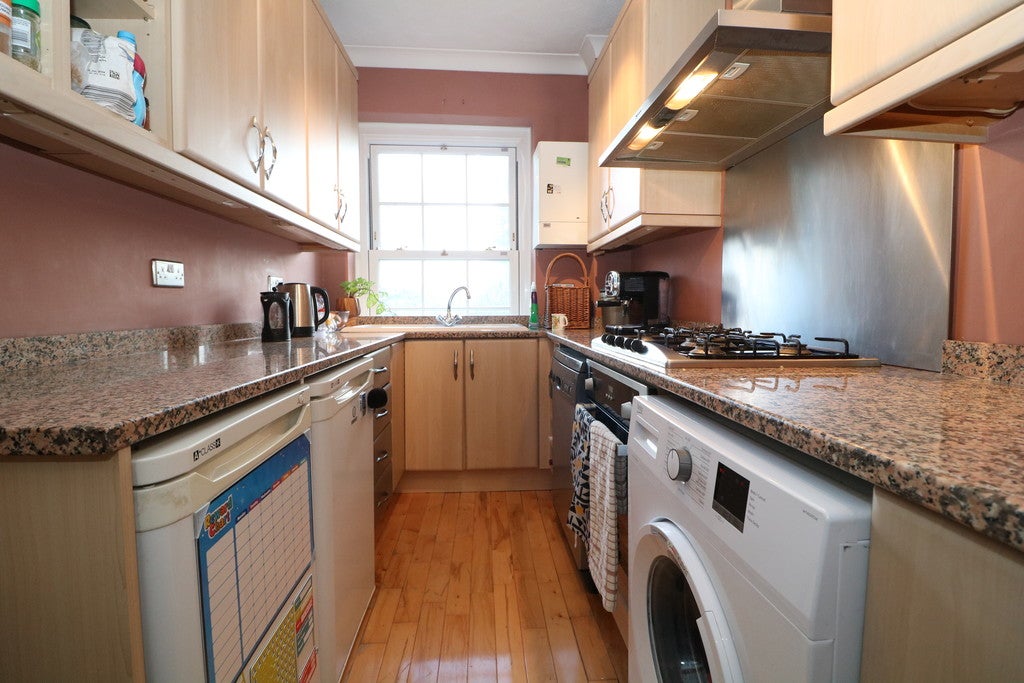 Flat High Meadow Close in Mole Valley