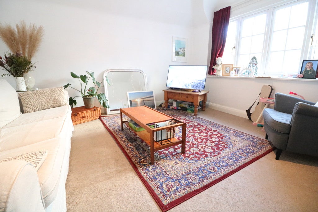 Flat High Meadow Close in Mole Valley