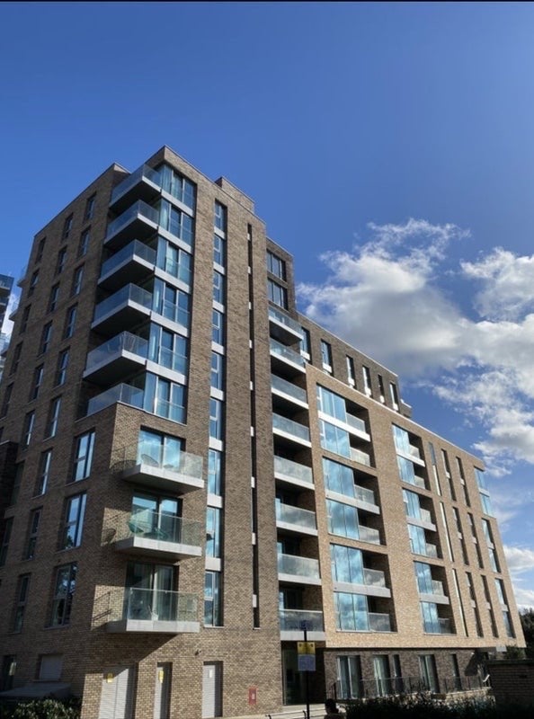 Flat Newnton Close in Greater London