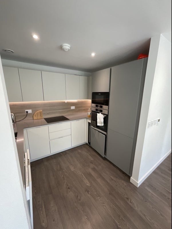 Flat Newnton Close in Greater London