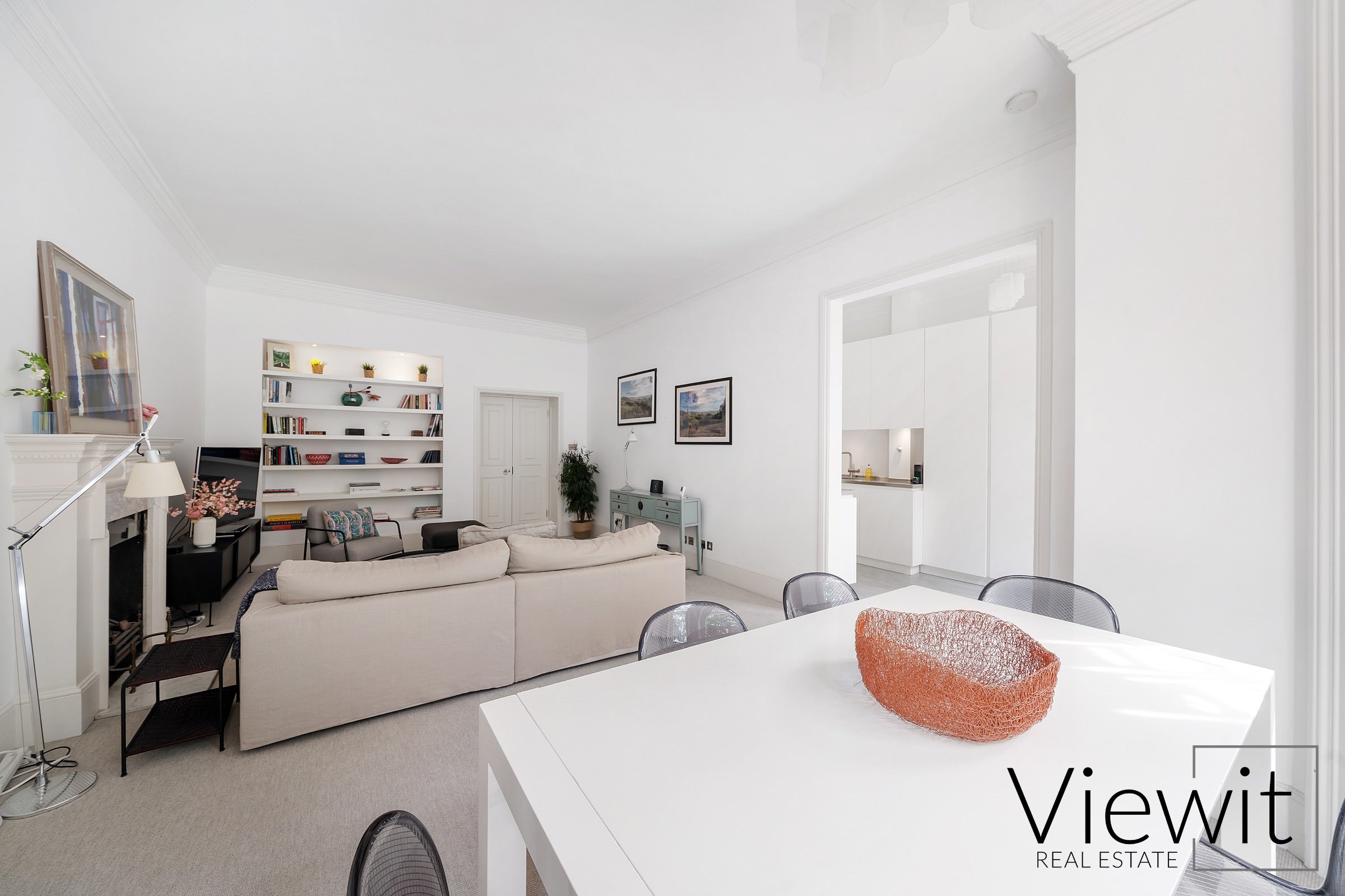 Flat Sloane Gardens in Greater London