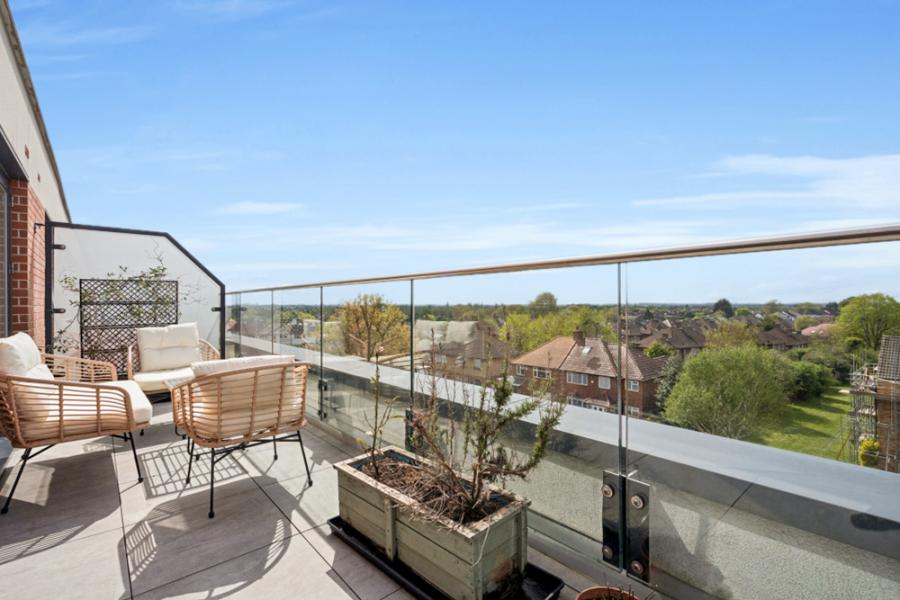 Flat Sunningdale Avenue in Greater London