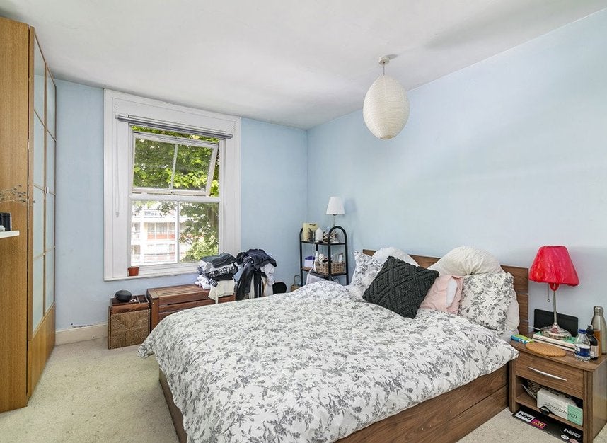 Flat Burdett Road in Greater London