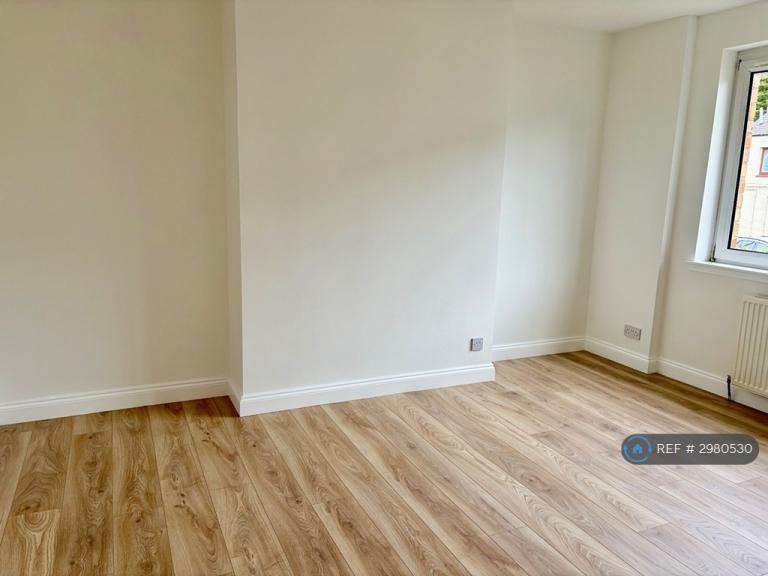 Flat Broomhead Drive in Dunfermline