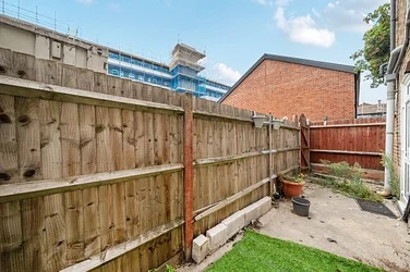 Flat King George Mews in Greater London