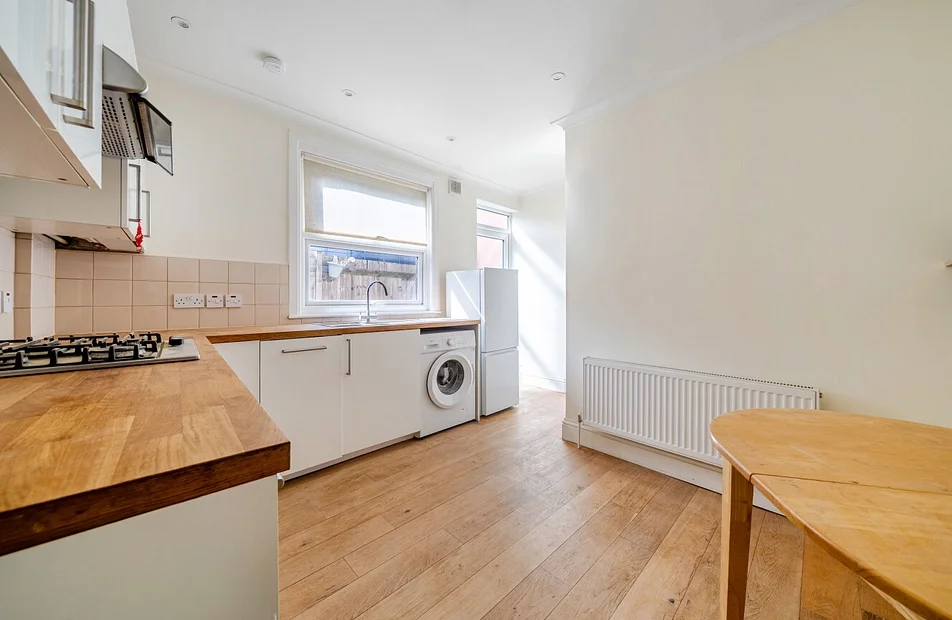 Flat King George Mews in Greater London