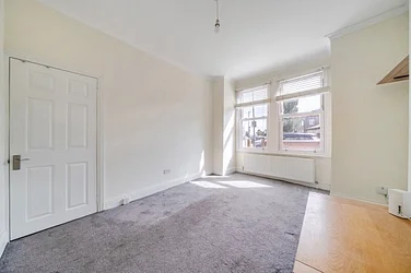 Flat King George Mews in Greater London
