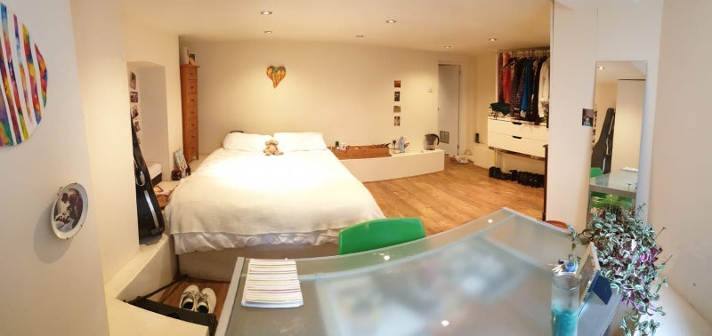Room Mildenhall Road in Greater London