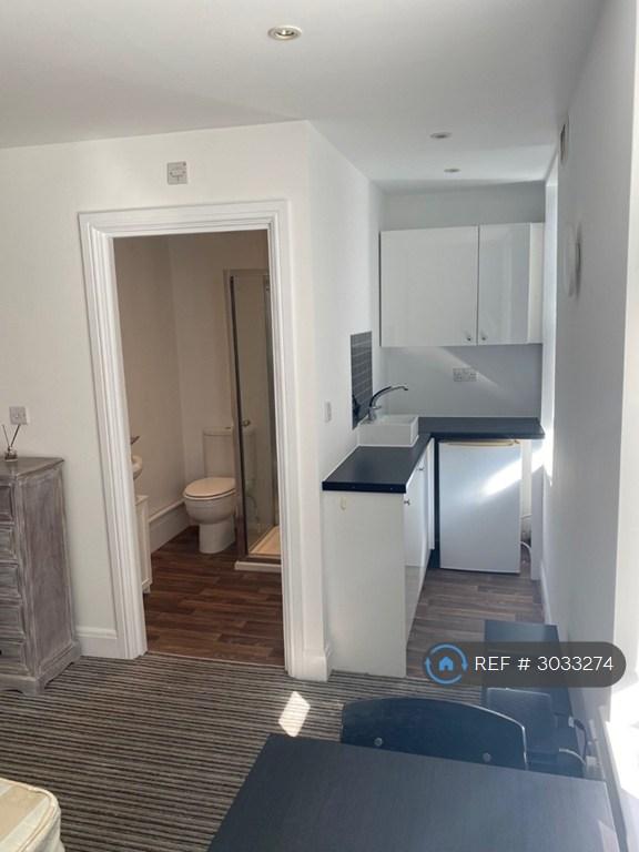 Room Osborne Road in Greater London