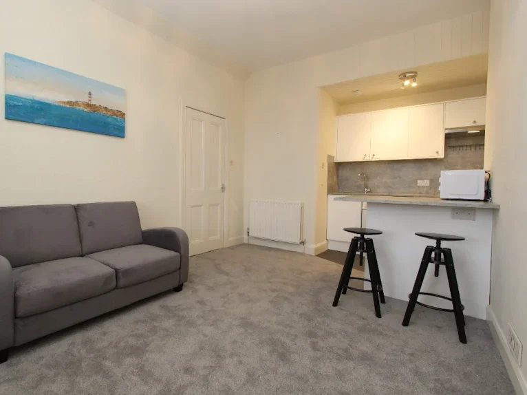 Flat Wheatfield Place in City of Edinburgh