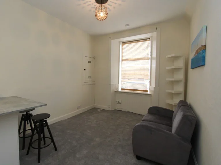 Flat Wheatfield Place in City of Edinburgh