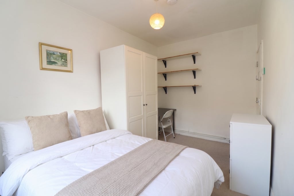 Room Globe Road in Greater London