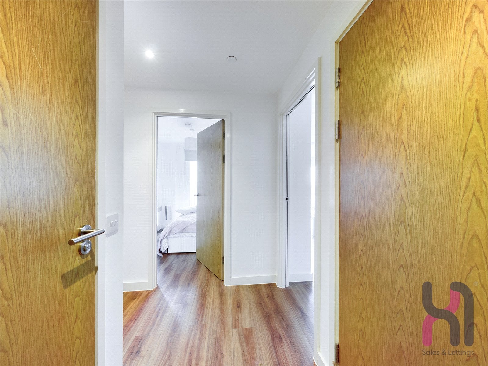 Flat Elmira Way in Salford