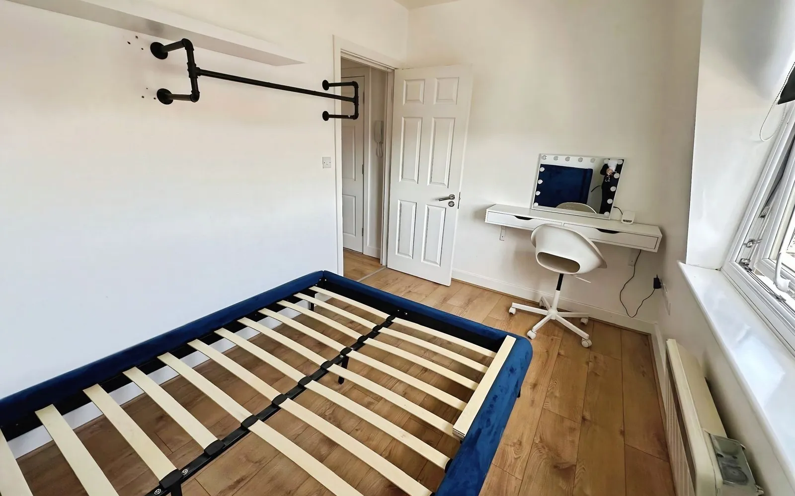 Flat West Hendon Broadway in Greater London