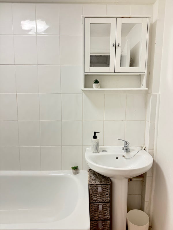 Flat West Cromwell Road in Greater London