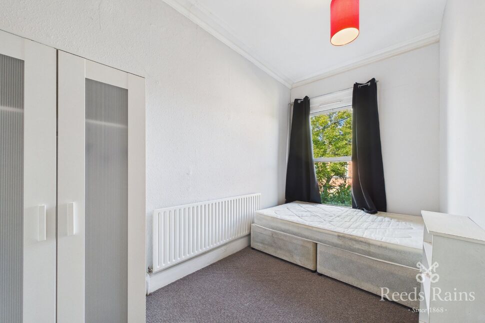 Flat Parsonage Road in Manchester