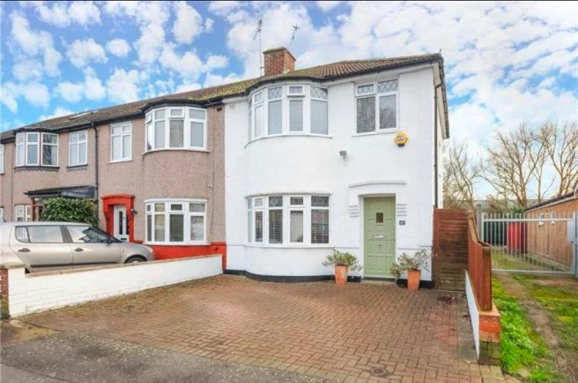 House Lea Crescent in Greater London