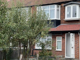 House Ian Square in Greater London