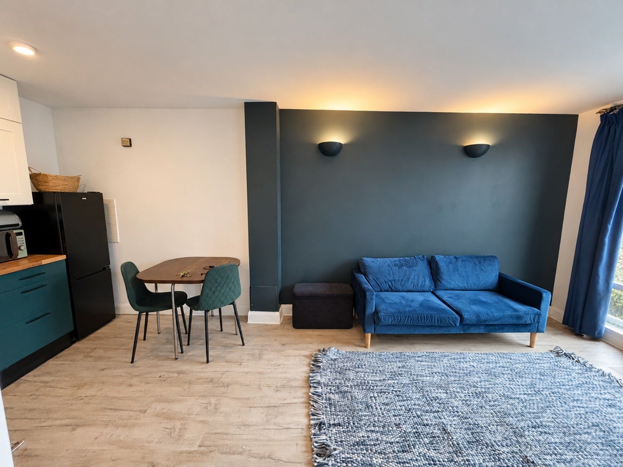 Flat Fairfield Road in Greater London