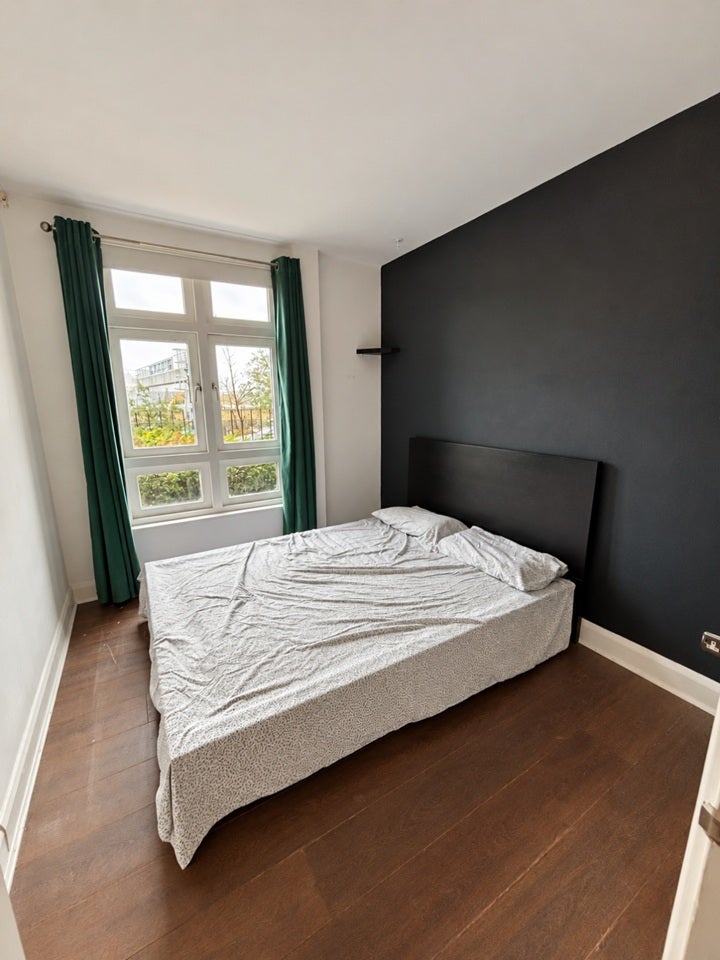Flat Fairfield Road in Greater London