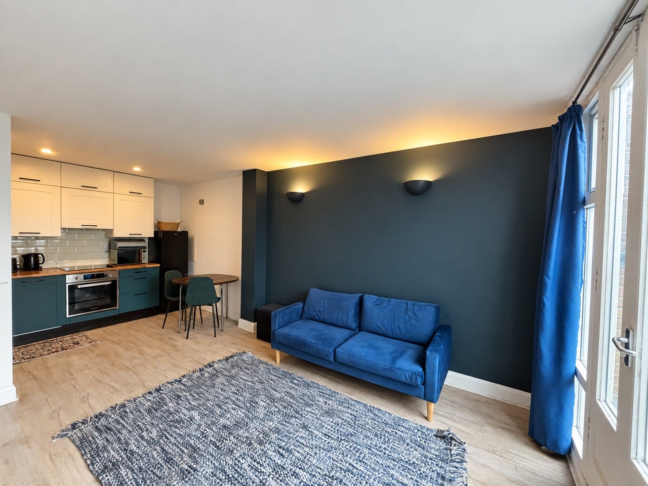 Flat Fairfield Road in Greater London