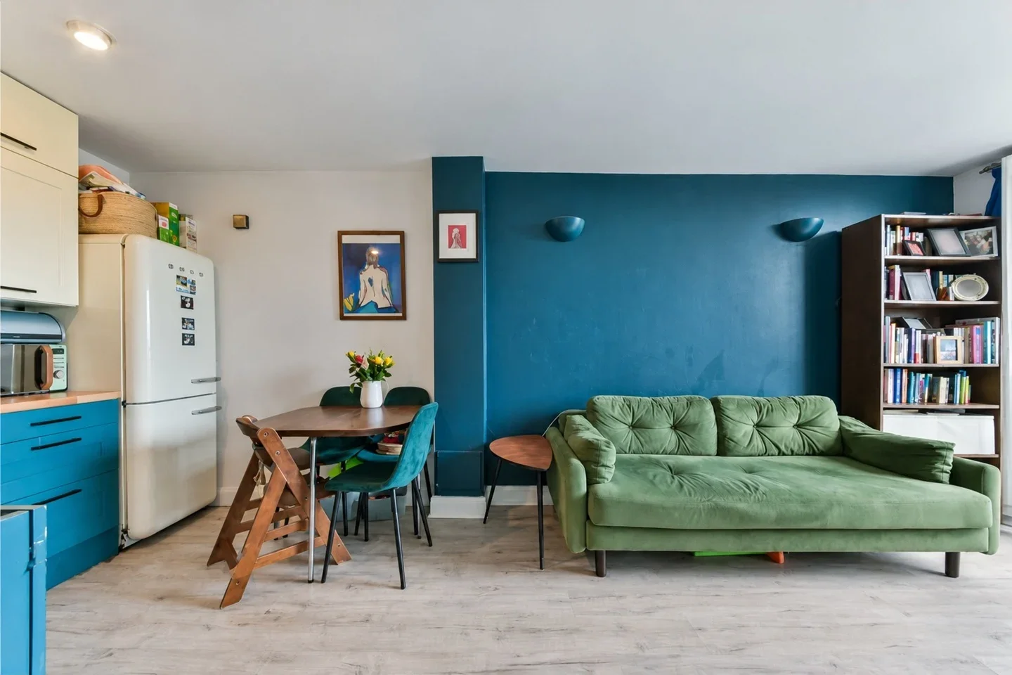 Flat Fairfield Road in Greater London