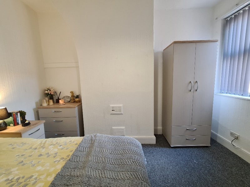 Room Empress Road in Liverpool